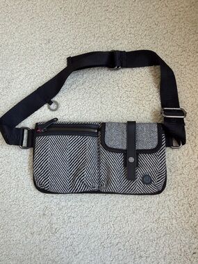 Lululemon doggy Belt Bag